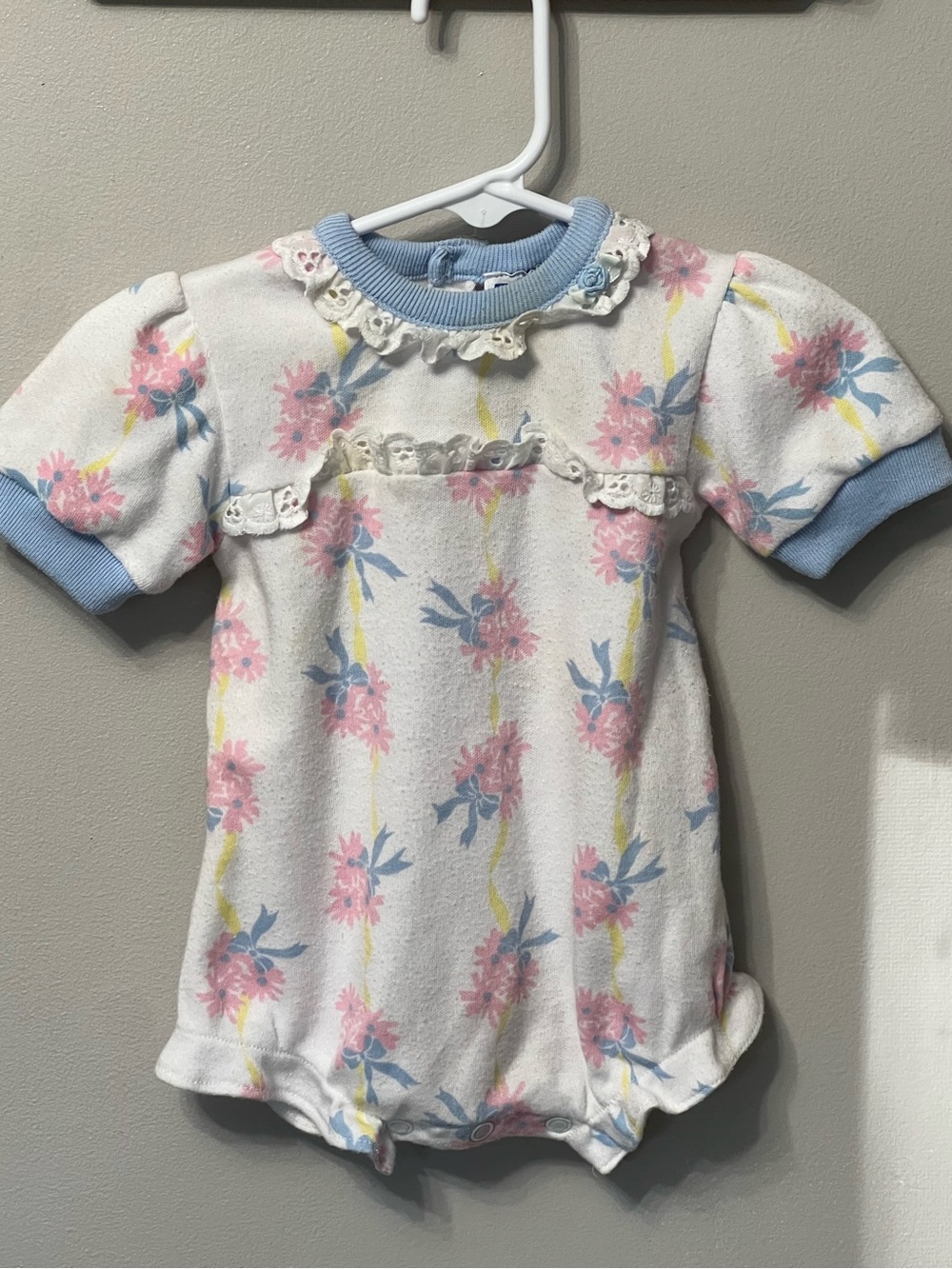 Color Track Baby Floral Shortie Romper in White, Pink & Blue